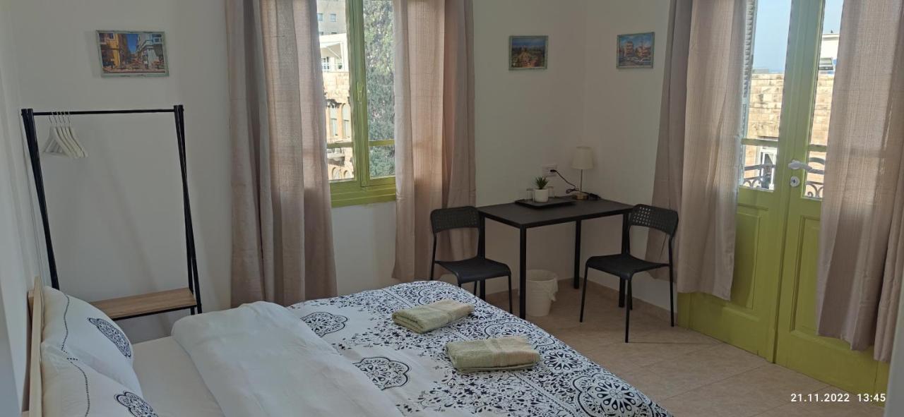 Guesthouse Comfy - Separate Rooms In The Apartment For A Relaxing Holiday ハイファ エクステリア 写真