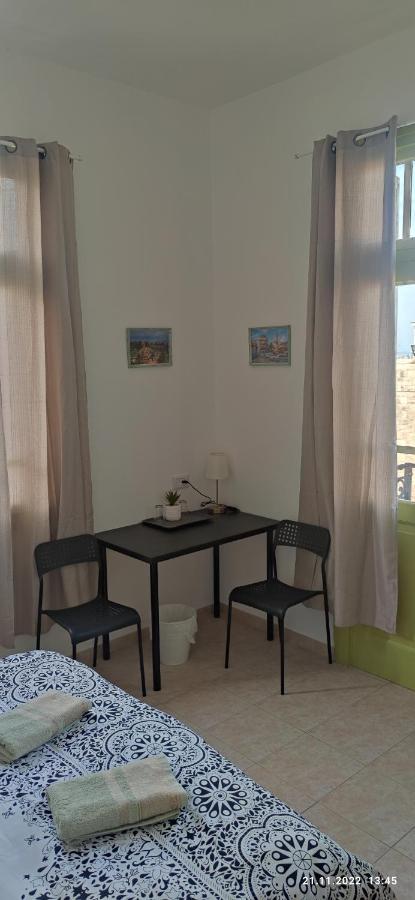 Guesthouse Comfy - Separate Rooms In The Apartment For A Relaxing Holiday ハイファ エクステリア 写真