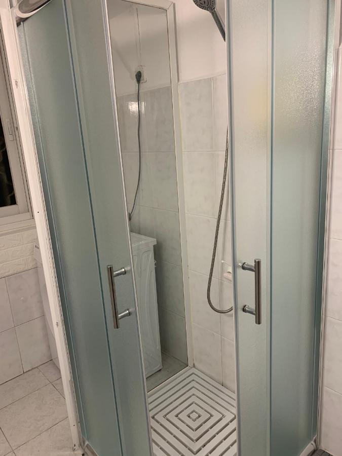 Guesthouse Comfy - Separate Rooms In The Apartment For A Relaxing Holiday ハイファ エクステリア 写真
